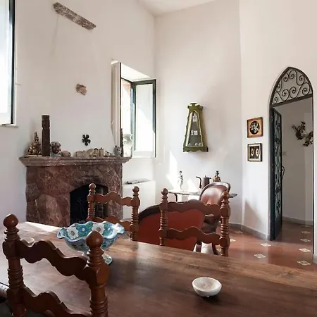 Apartament Charming House In